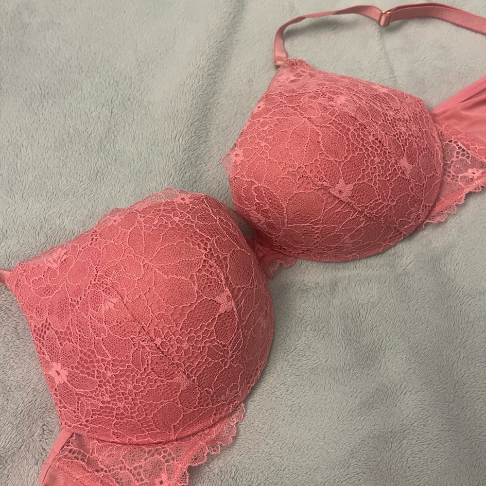 Victoria Secret uplift plunge lace bra